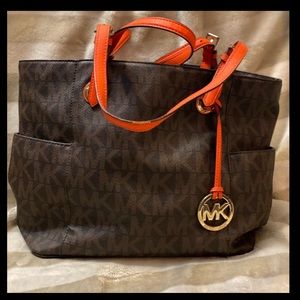 Michael kors mid size purse